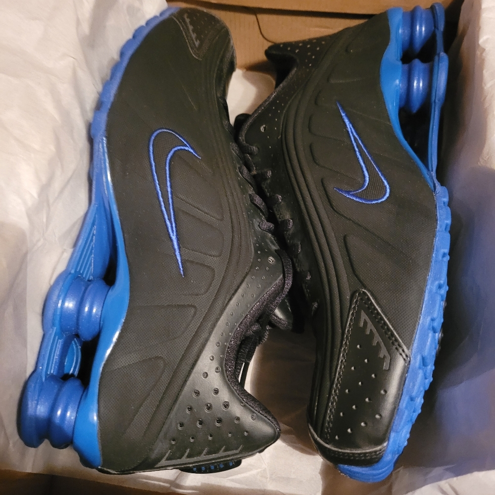 Nike Shox R4